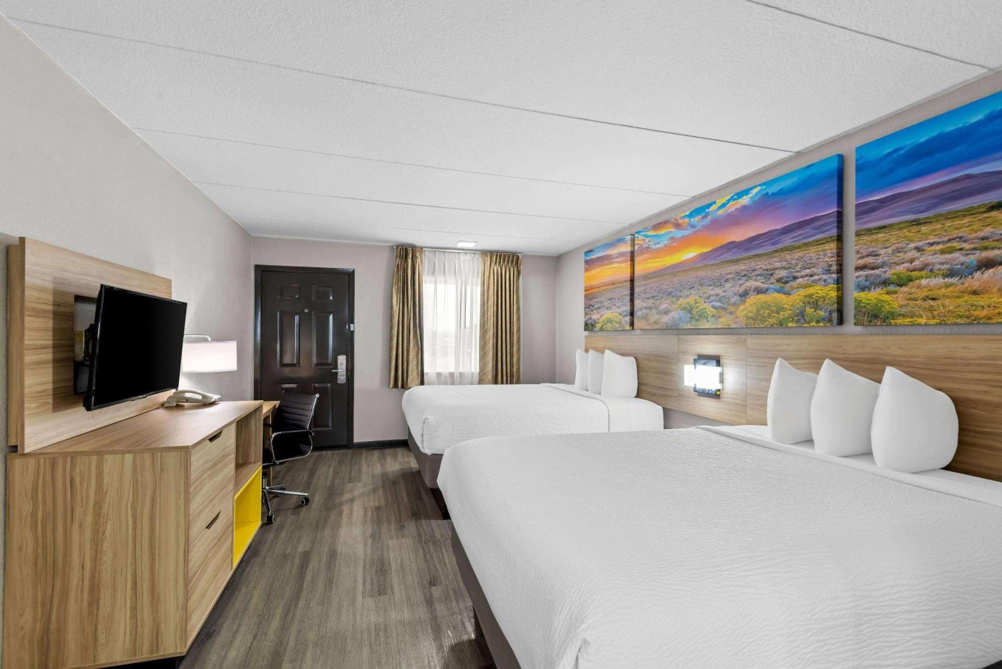 Days Inn By Wyndham Gainesville Bagian luar foto